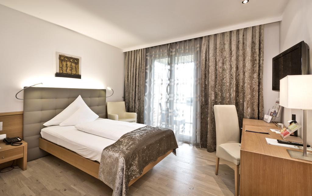 Stadthotel Goldenes Schiff Бад-Ишль Номер фото