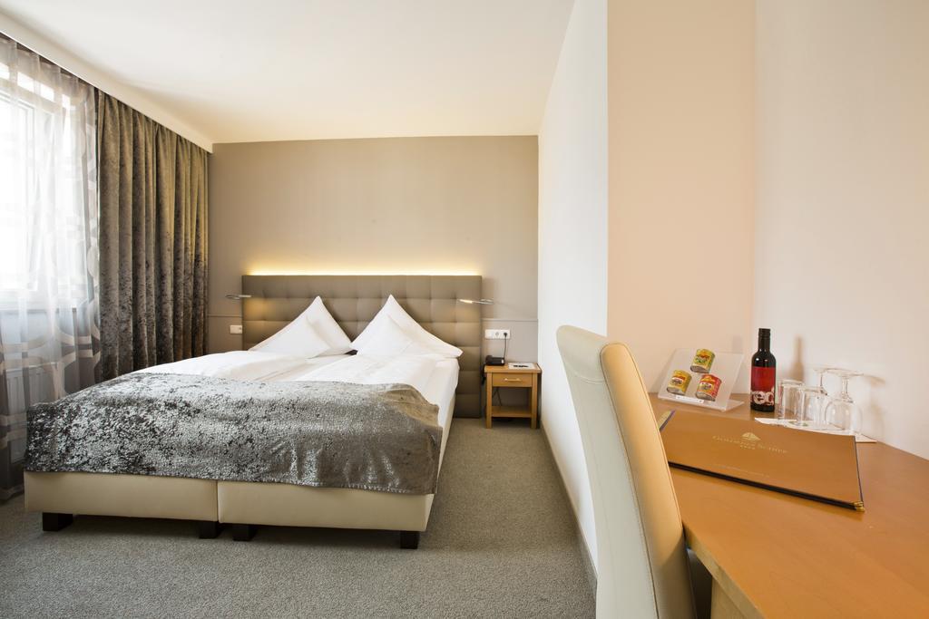 Stadthotel Goldenes Schiff Бад-Ишль Экстерьер фото